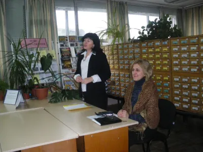 Методист НБ ВНМУ Головко Надія Сергіївна та директор НТБ ВНТУ Притуляк Тетяна Євгенівна відкривають заняття школи професійної майстерності