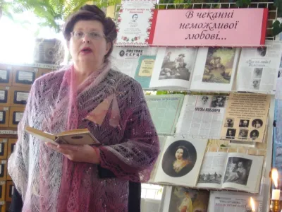 Заступник директора НТБ декламує поезію Т. Г. Шевченка