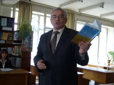 Директор ІнЕЕК Петрук В.С. декламує поезію Т.Г. Шевченка