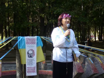Головний бібліотекар НТБ Андронік Людмила декламує Шевченка