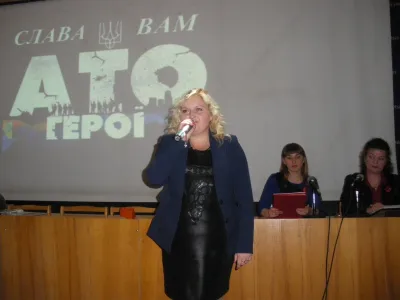 Ольга Печериця виконує пісню Помним