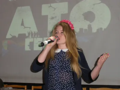 Студентка ВНТУ Пінчук Вероніка під час виступу.