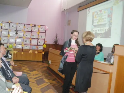 Подяка і подарунок від адміністрації НТБ ВНТУ Ксенії Рєзнік