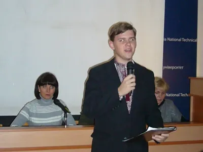 Учасник літературно-музичного вечора студент ФІТКІ - Іван Воробйов