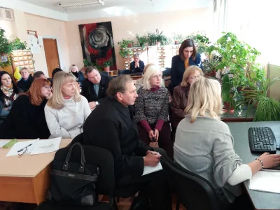 Головний бібліограф Л. А. Криштафович знайомить з комплексом інформаційно-пошукових ресурсів НТБ