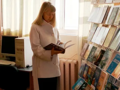Доц. Пономаренко А.Б. переглядає фахові видання