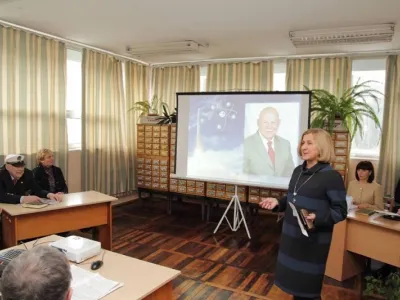 Відкриває вечір директор бібліотеки Т. Є. Притуляк
