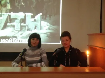 Вечір розпочинають ведучі - Г. Суровенко та Г. Павлишина.