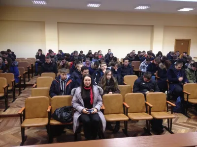 В очікувані початку вечора