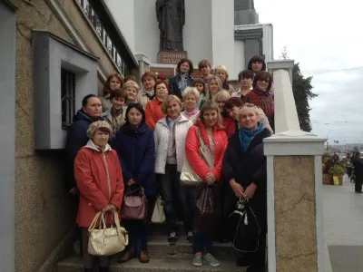 Фото на згадку перед спуском в підземелля капуцинів.