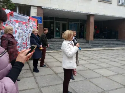 Питання для квесту від бібліотеки: "А скільки книг-цеглин в БІЛІЙ ВЕЖІ?"