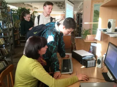 Ліцеїсти в бібліотеці