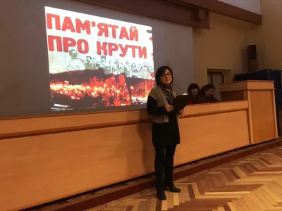 Людмила Андронік декламує поезію