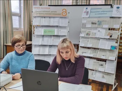 Головні фахівці НТБ Л. Андронік та Л. Криштафович