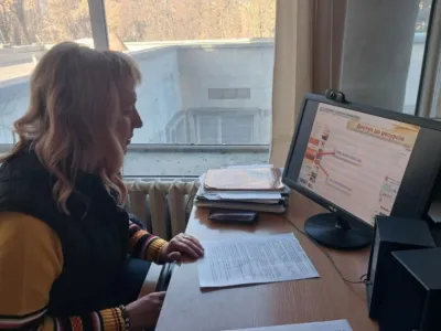 МОЛОДІ ДОСЛІДНИКИ НАВЧАЮТЬСЯ В БІБЛІОТЕЦІ, фото 9